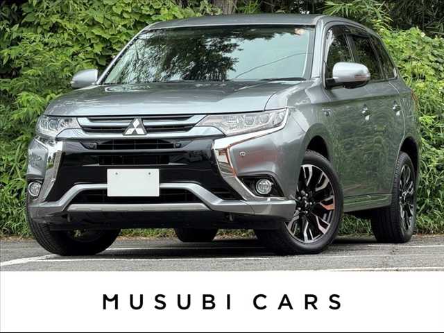 ミツビシ アウトランダーPHEVの車両写真 1