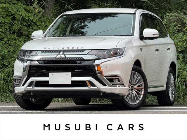 ミツビシ アウトランダーPHEVの車両写真 1