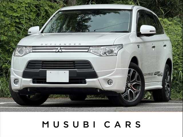 ミツビシ アウトランダーPHEVの車両写真 1