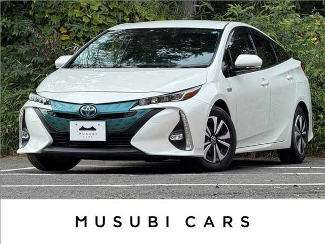 トヨタ プリウスPHVの車両写真 1