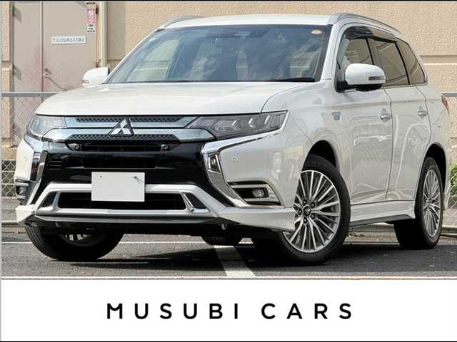 ミツビシ アウトランダーPHEVの車両写真 1